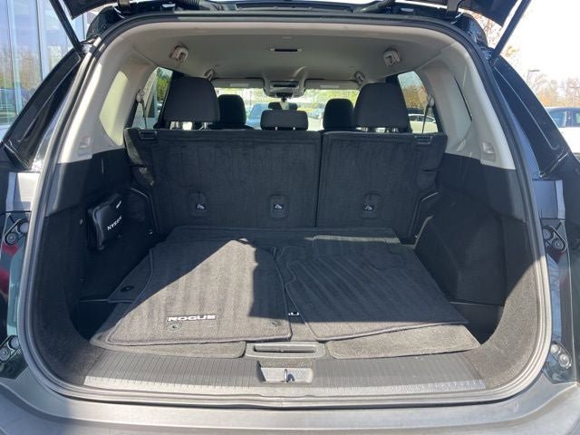 Used 2023 Nissan Rogue SV FWD image 12