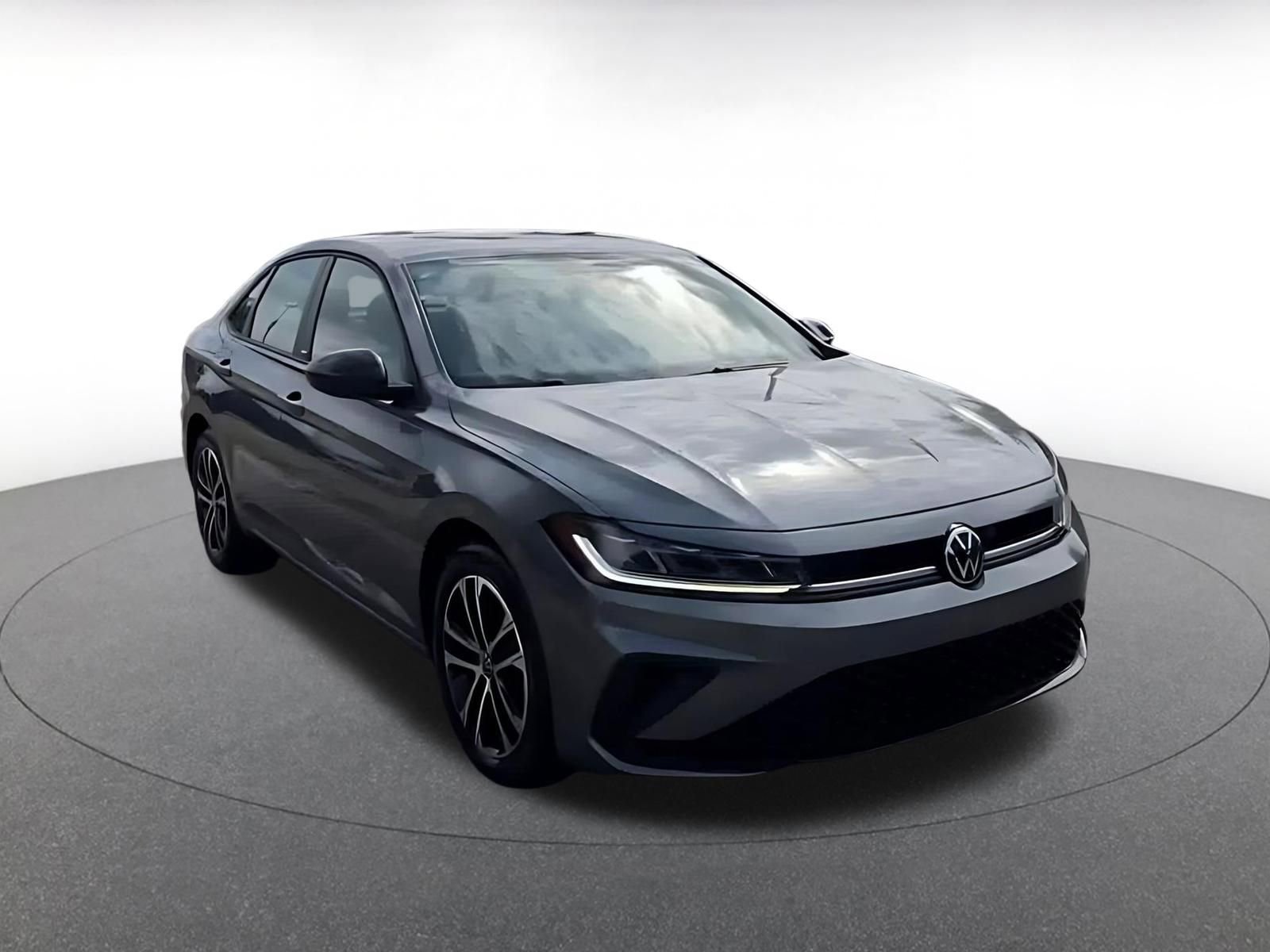 Used 2025 Volkswagen Jetta Sport image 3