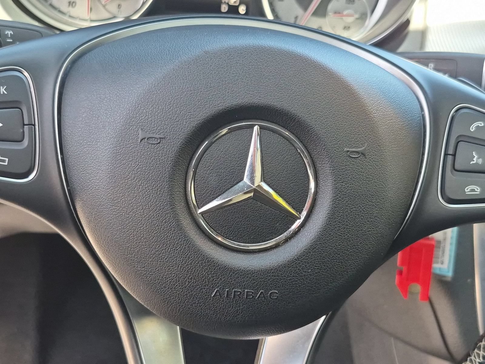 Used 2016 Mercedes-Benz GLA 250 4MATIC image 27