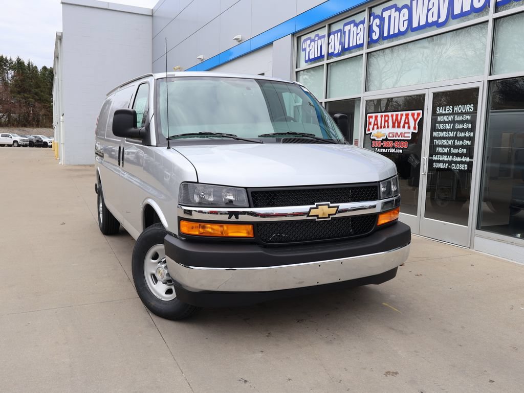 New 2026 Chevrolet Express 2500 w/ Enhanced Convenience Package RWD image 28