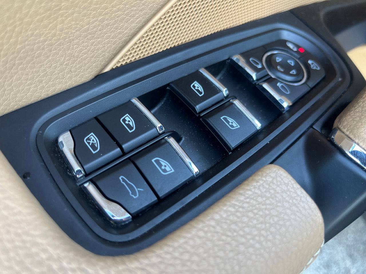 Used 2015 Porsche Cayenne Diesel image 24