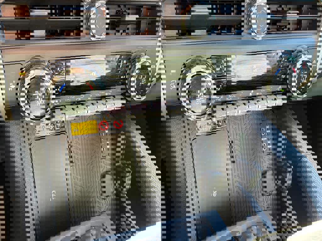 Used 2025 Toyota Tacoma Trailhunter Hybrid image 15