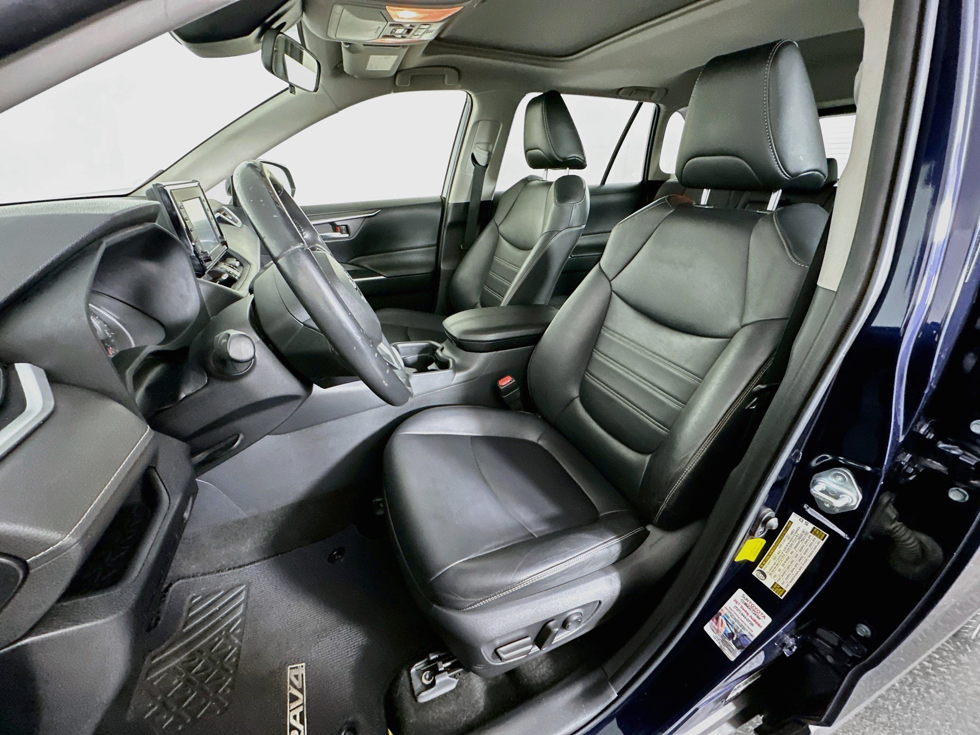 Used 2019 Toyota RAV4 XLE Premium FWD image 13