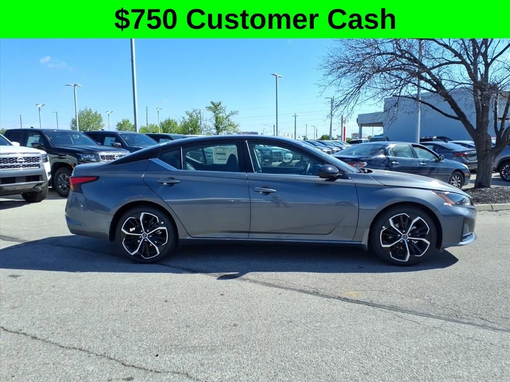 New 2026 Nissan Altima 2.5 SR FWD image 9