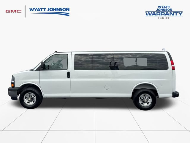 Used 2025 Chevrolet Express 3500 LT w/ LT Preferred Equipment Group RWD image 2