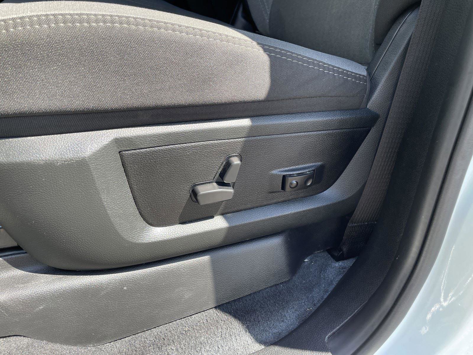 Certified 2024 RAM 3500 Big Horn AWD/4WD image 12