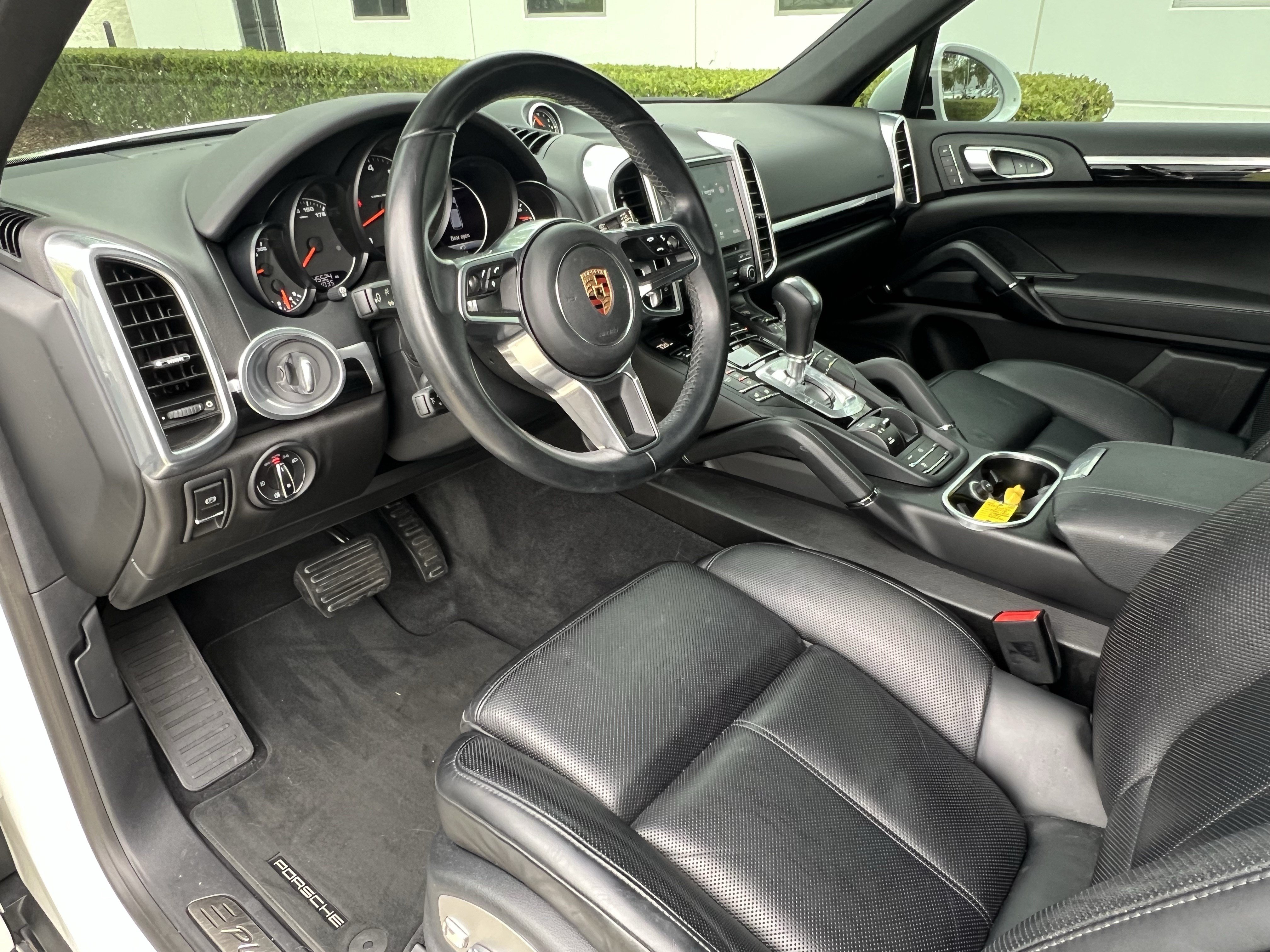 Used 2018 Porsche Cayenne Platinum Edition AWD/4WD image 17