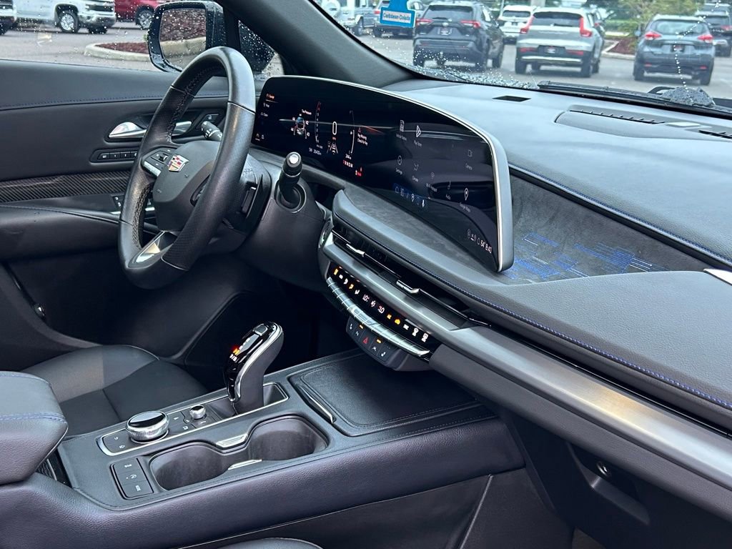 Used 2025 Cadillac XT4 Sport w/ Cold Weather Package image 41