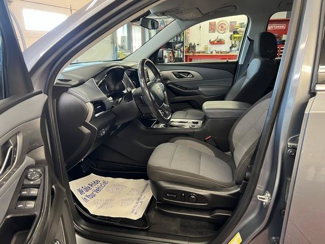 Used 2019 Chevrolet Traverse LT w/ LPO, Floor Liner Package AWD/4WD image 6