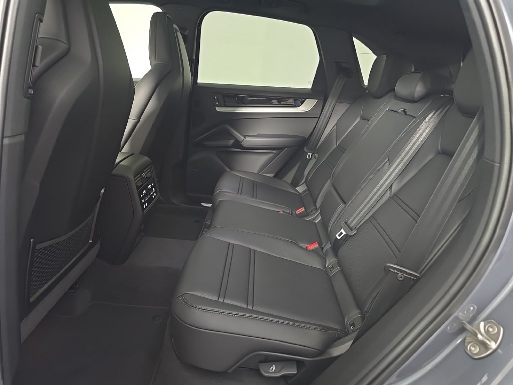 New 2026 Porsche Cayenne S AWD/4WD image 15