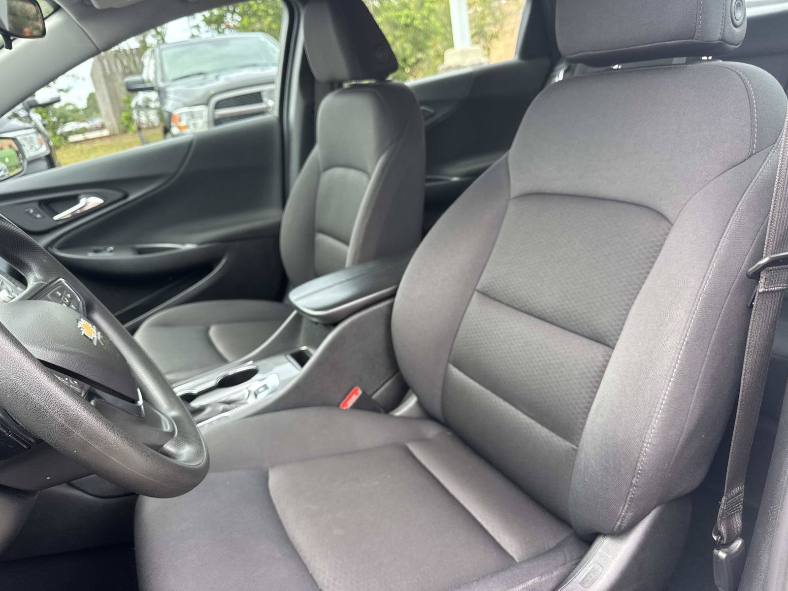 Used 2025 Chevrolet Malibu LT FWD image 16