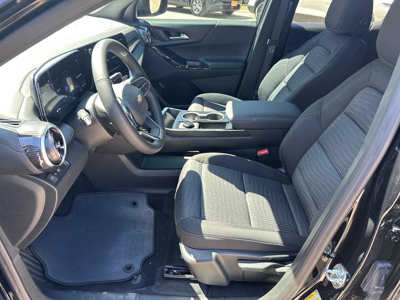 New 2027 Chevrolet Equinox LT FWD image 10