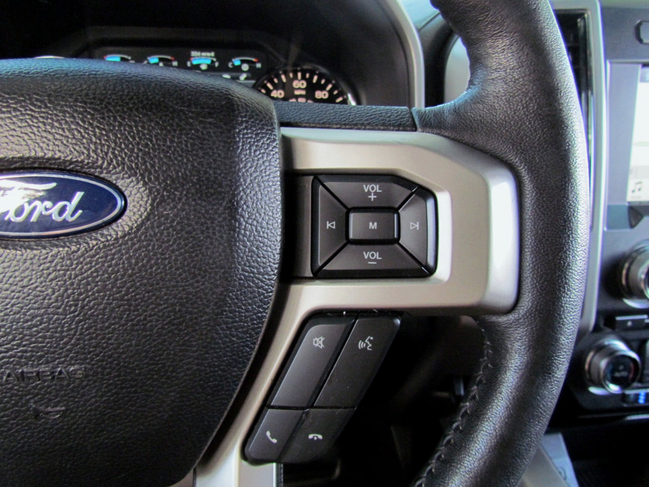 Used 2018 Ford F150 Lariat w/ Equipment Group 502A Luxury image 34