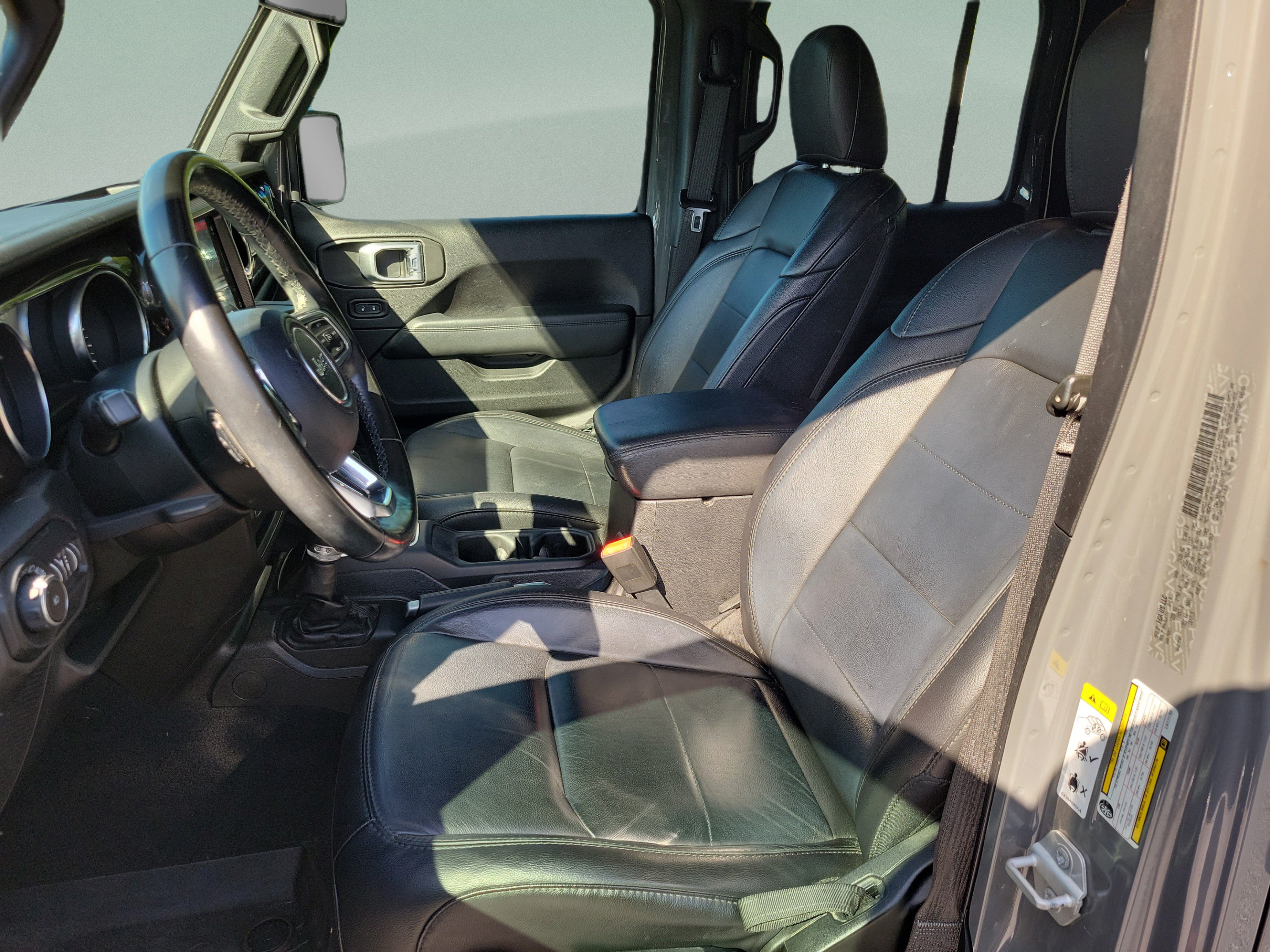 Used 2020 Jeep Wrangler Unlimited Sahara AWD/4WD image 9