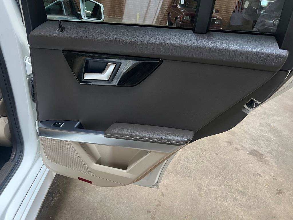 Used 2015 Mercedes-Benz GLK 350 2WD image 29