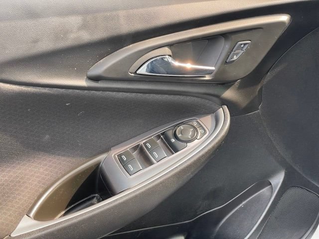 Used 2017 Chevrolet Malibu LS FWD image 11