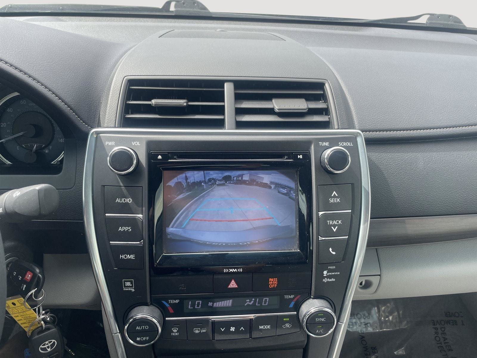 Used 2017 Toyota Camry XLE FWD image 12