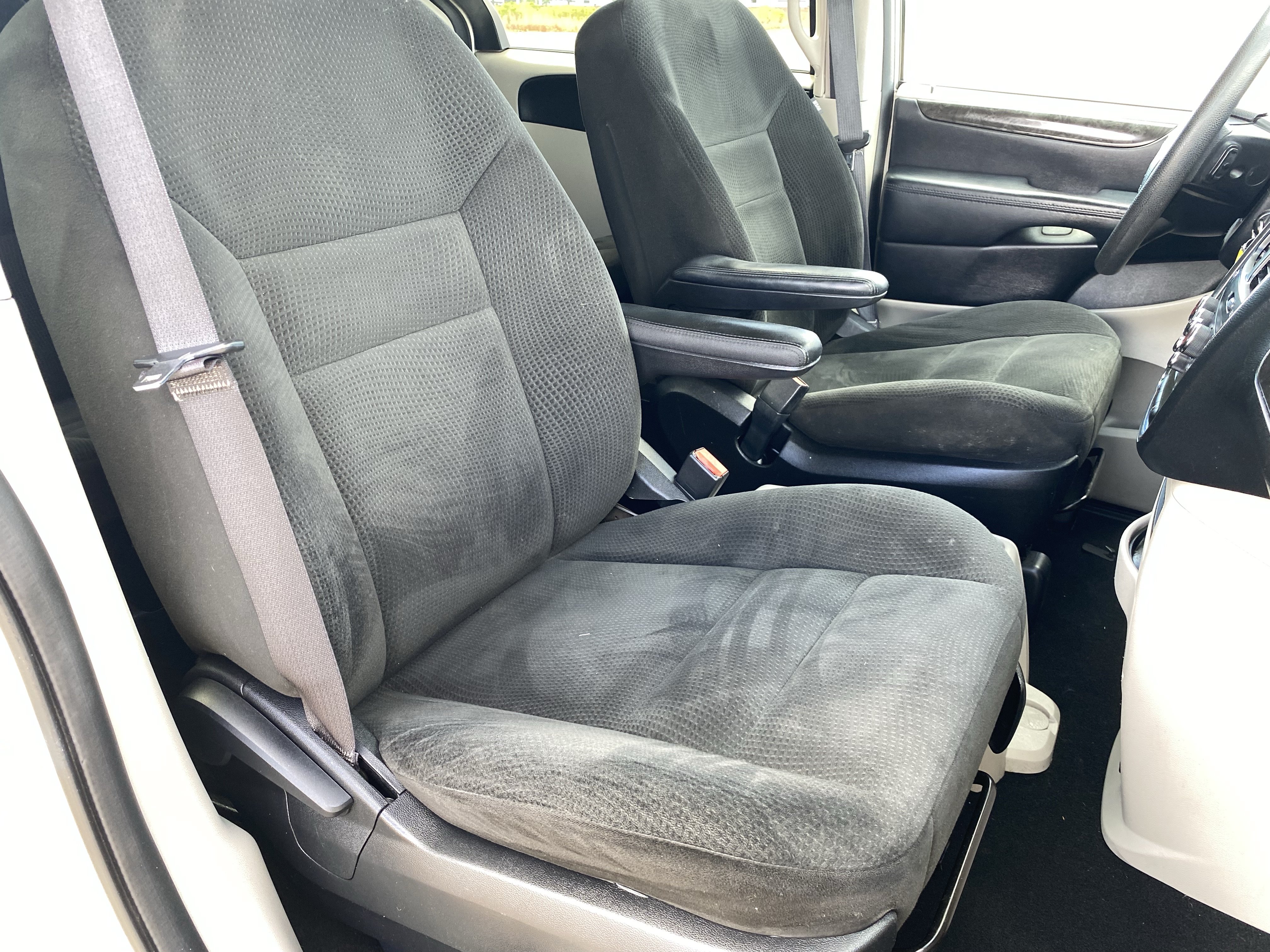 Used 2016 Dodge Grand Caravan SE w/ Quick Order Package 29E SE FWD image 10