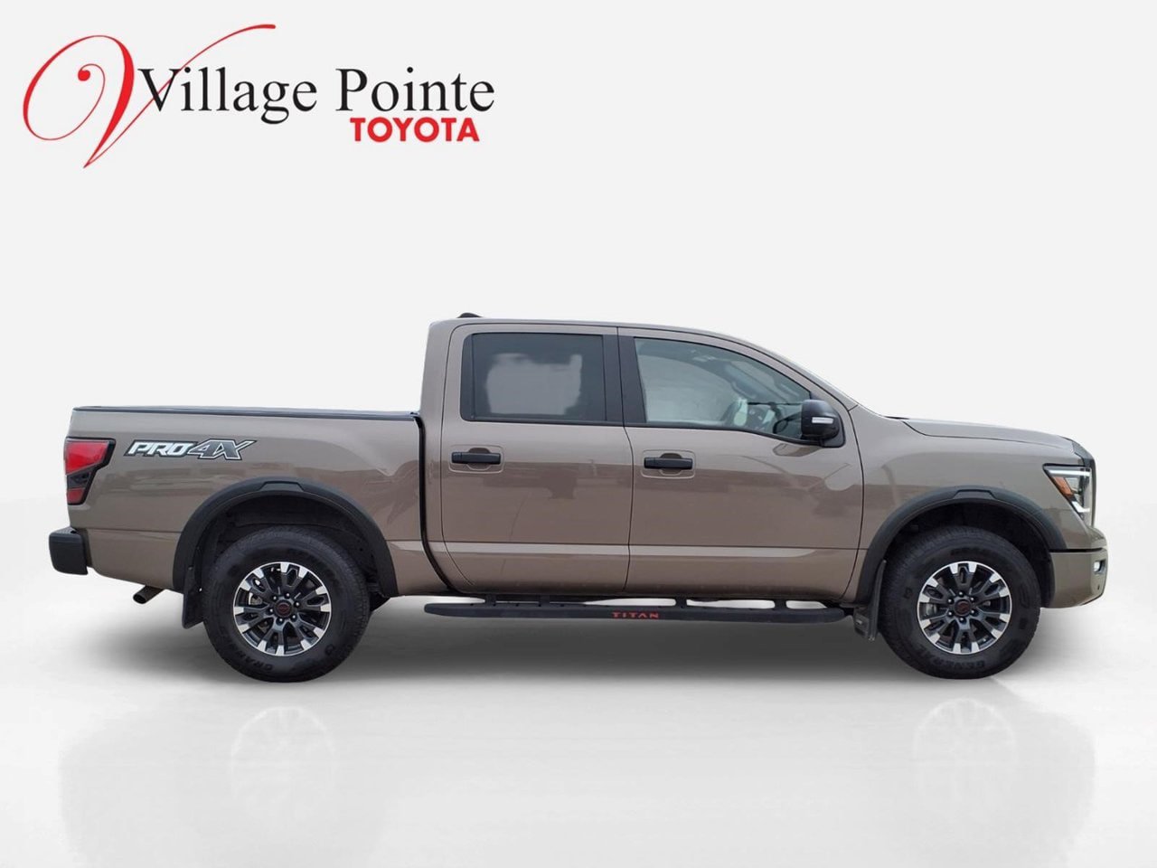 Used 2024 Nissan Titan PRO-4X w/ Pro-4x Convenience Package AWD/4WD image 6