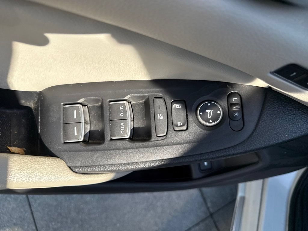 Used 2018 Honda Accord Touring image 12