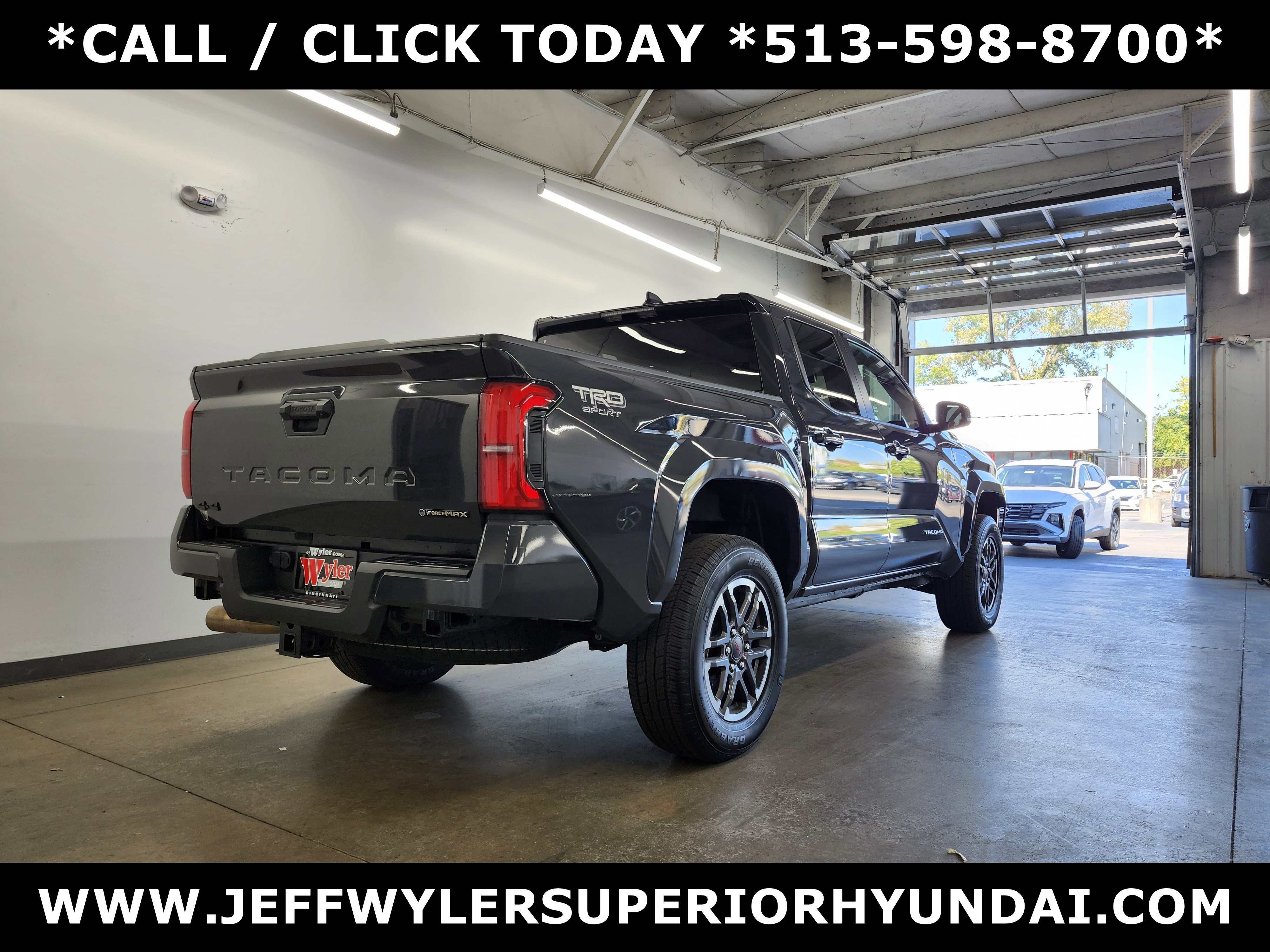Used 2024 Toyota Tacoma TRD Sport image 3