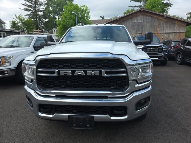 Used 2022 RAM 3500 Tradesman w/ Chrome Appearance Group AWD/4WD image 3