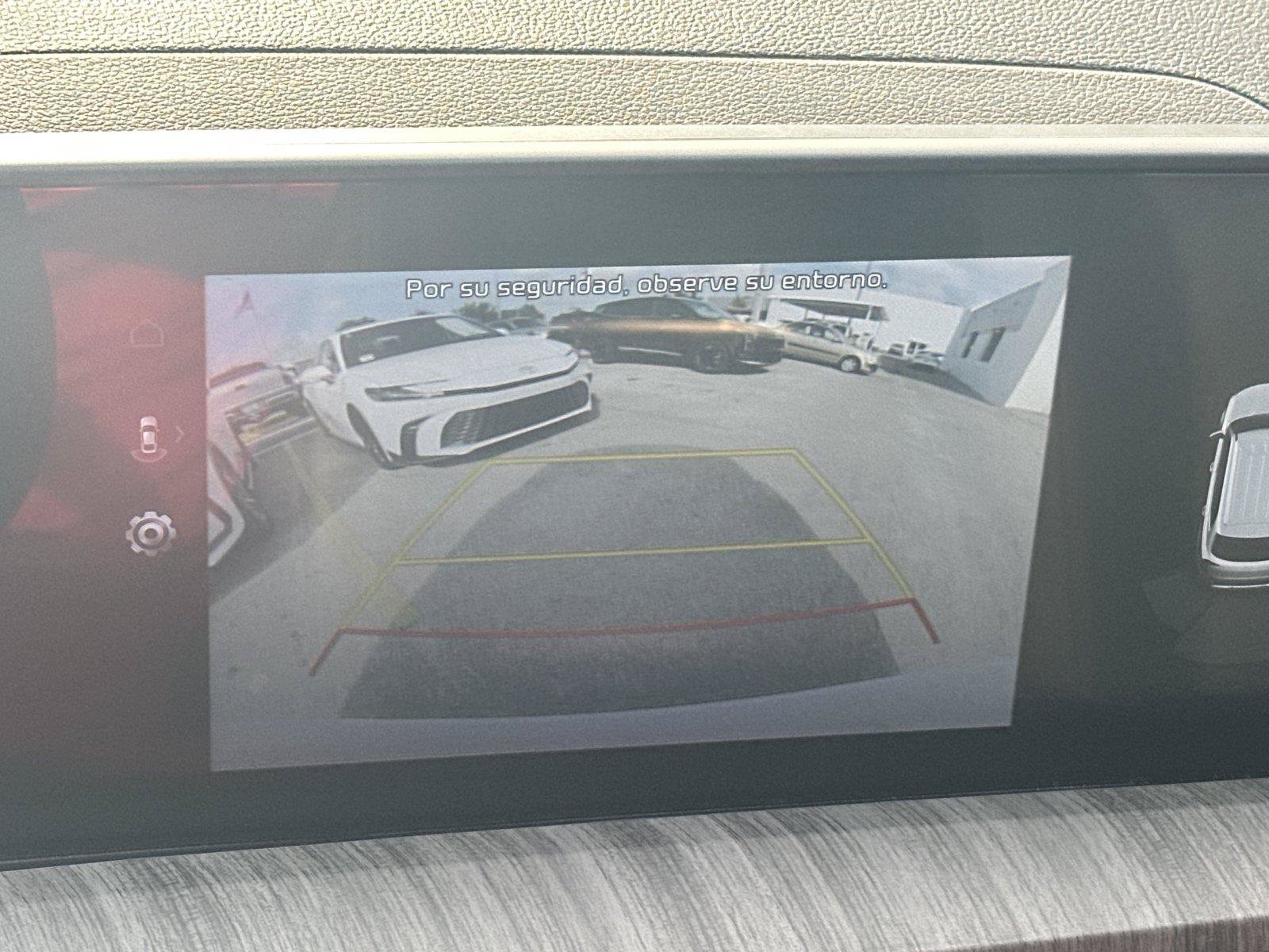 Used 2024 Kia Telluride EX w/ EX Captain's Chair Package FWD image 17