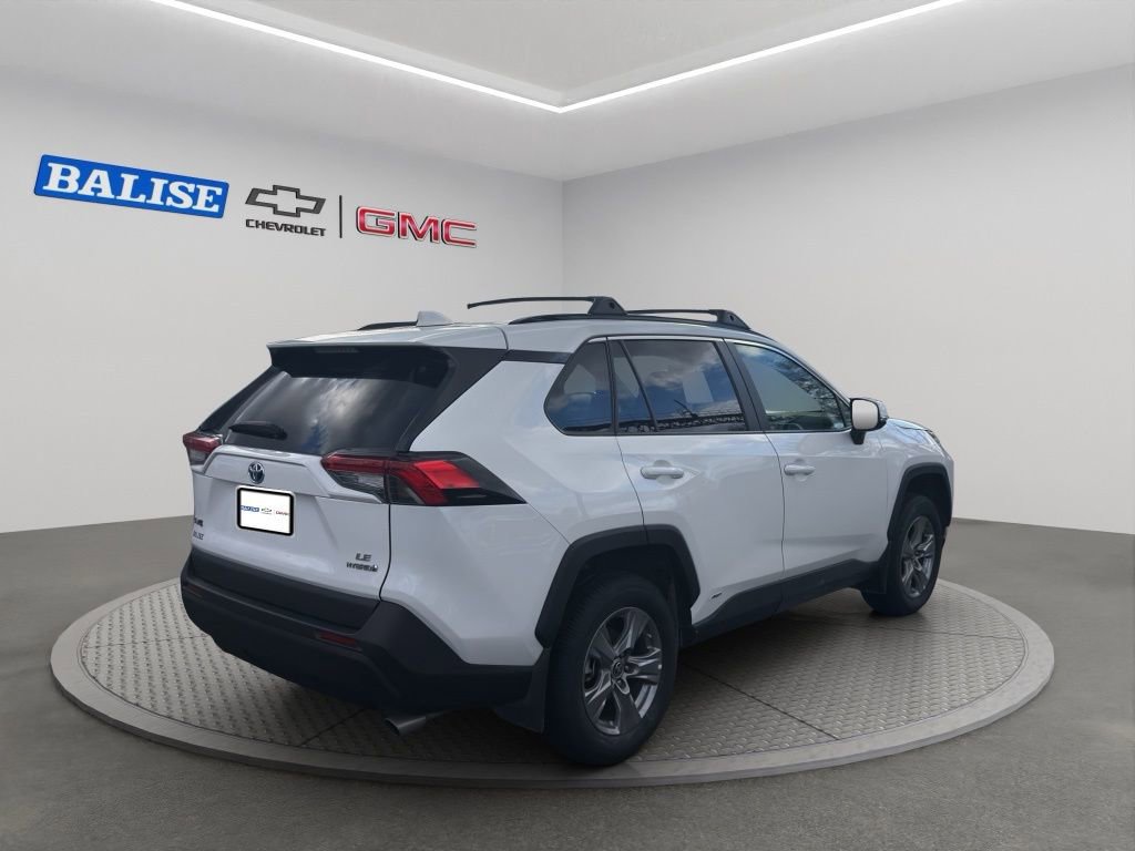 Used 2024 Toyota RAV4 LE image 7