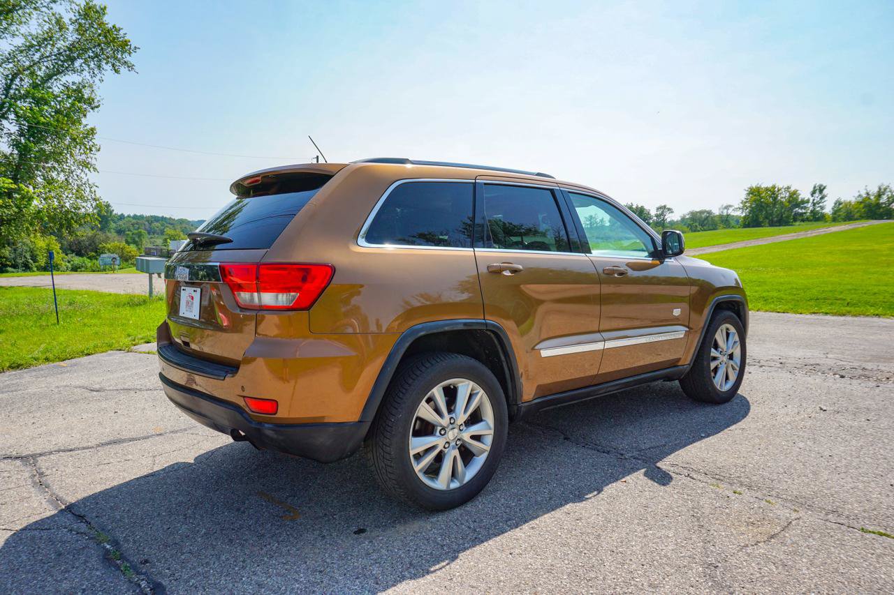 Used 2011 Jeep Grand Cherokee 70th Anniversary AWD/4WD image 4