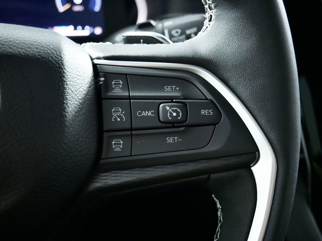 Certified 2024 Jeep Grand Cherokee Altitude image 40