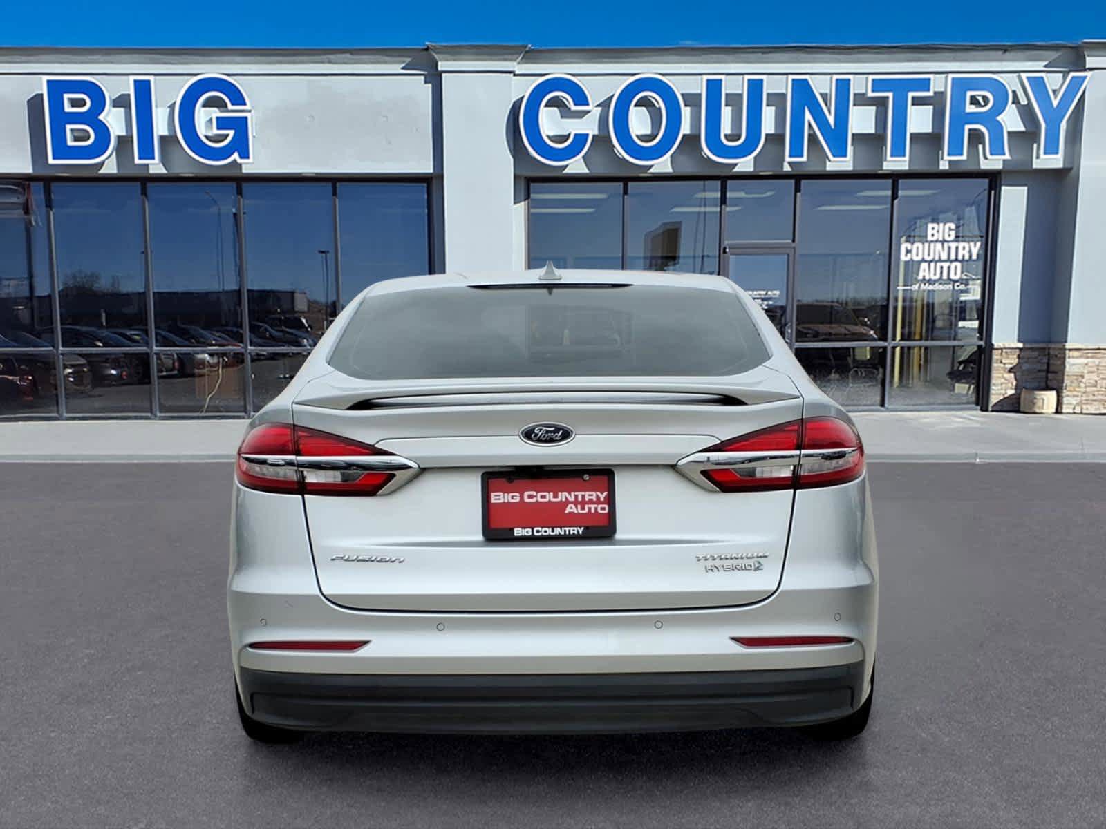 Used 2019 Ford Fusion Titanium FWD image 4