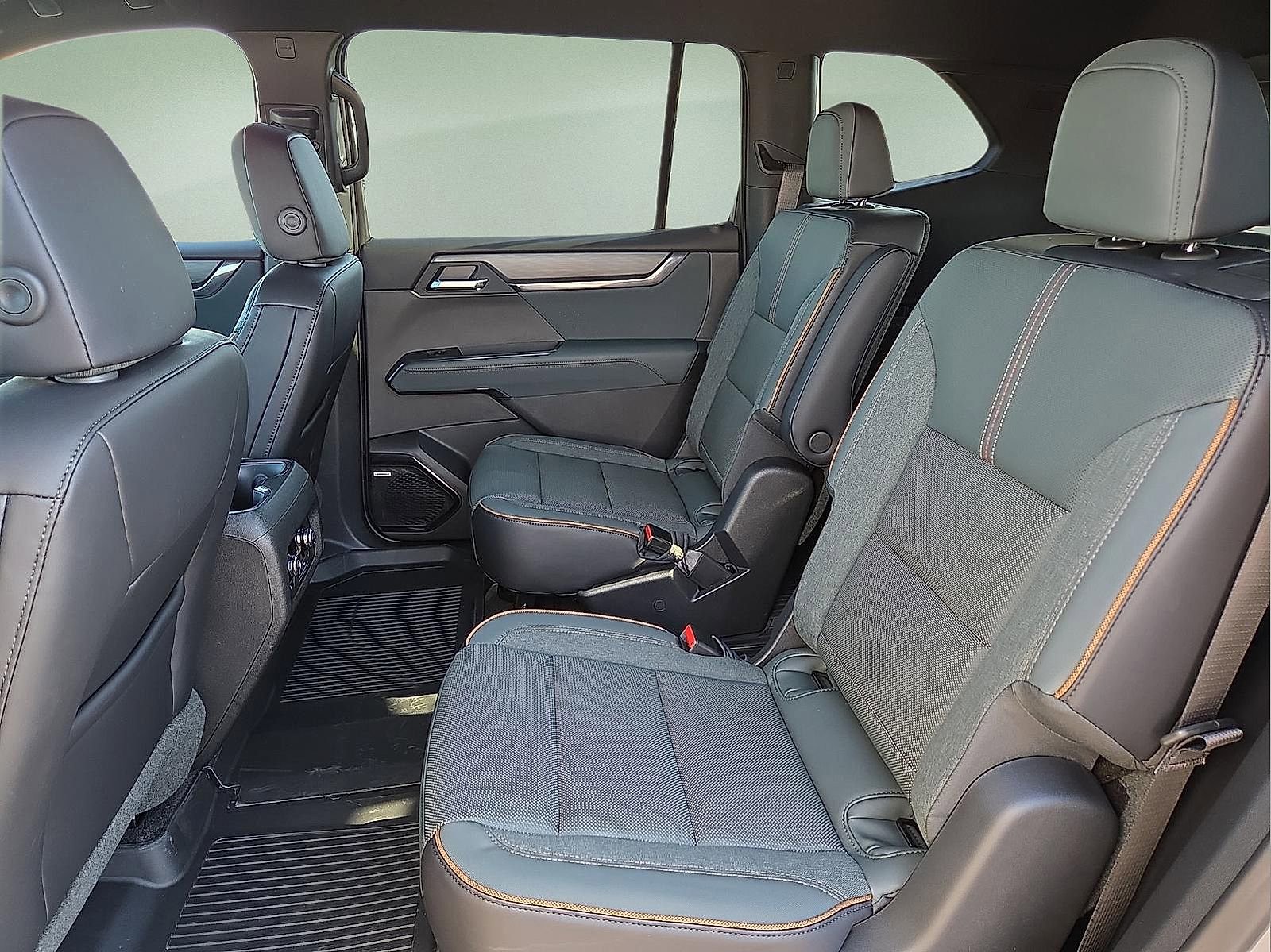 New 2026 GMC Acadia AT4 w/ Luxury Package image 10