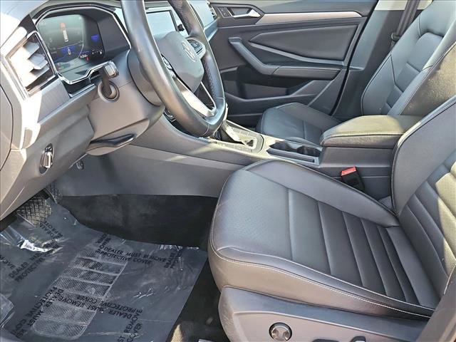 Used 2024 Volkswagen Jetta SE image 16