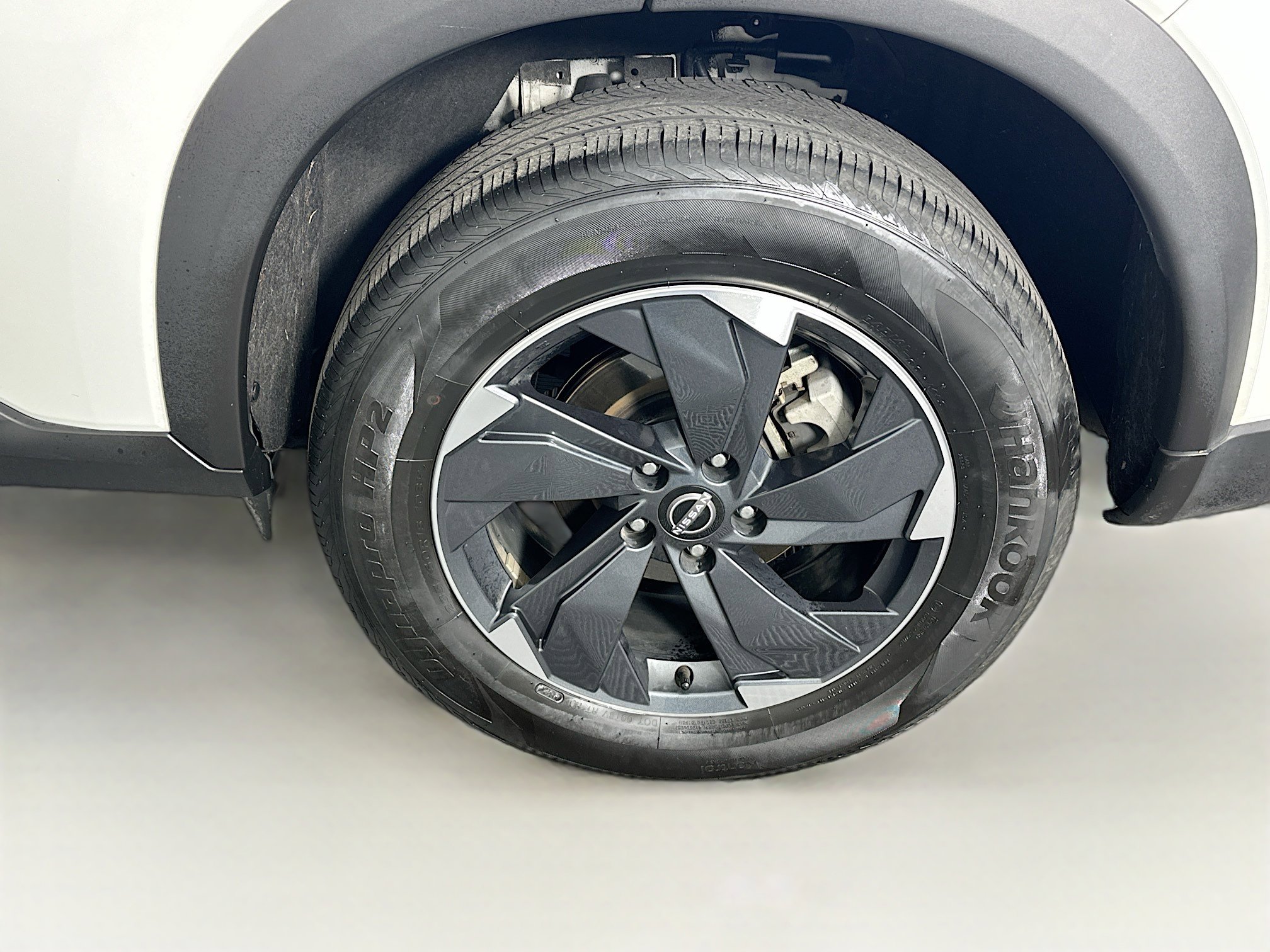 Used 2025 Nissan Rogue SV image 11