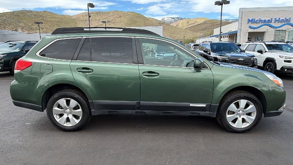 Used 2011 Subaru Outback 3.6R Limited w/ Popular Equipment Group 1B image 2
