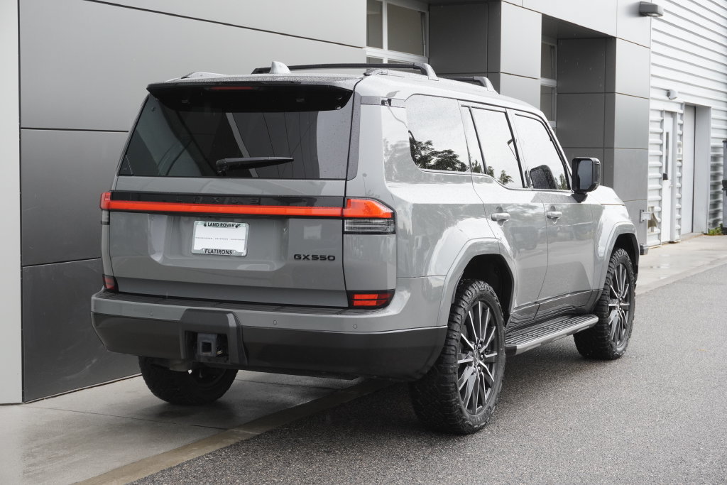 Used 2024 Lexus GX 550 w/ Accessory Package (Z1) AWD/4WD image 2