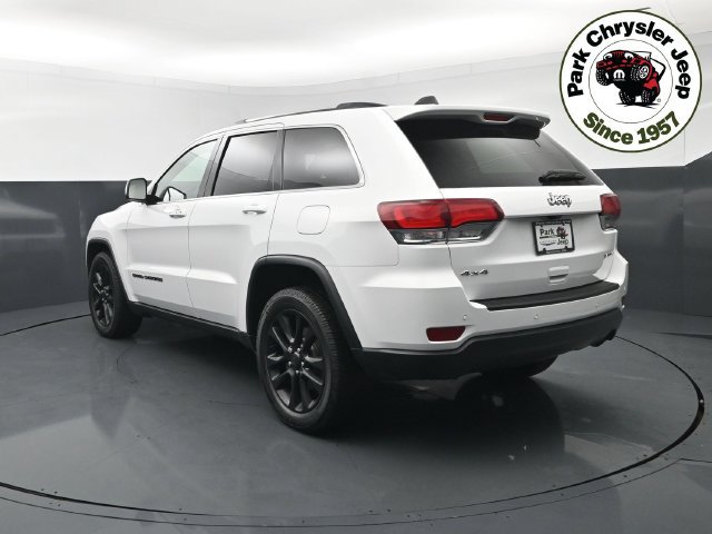 Used 2021 Jeep Grand Cherokee Laredo AWD/4WD image 4