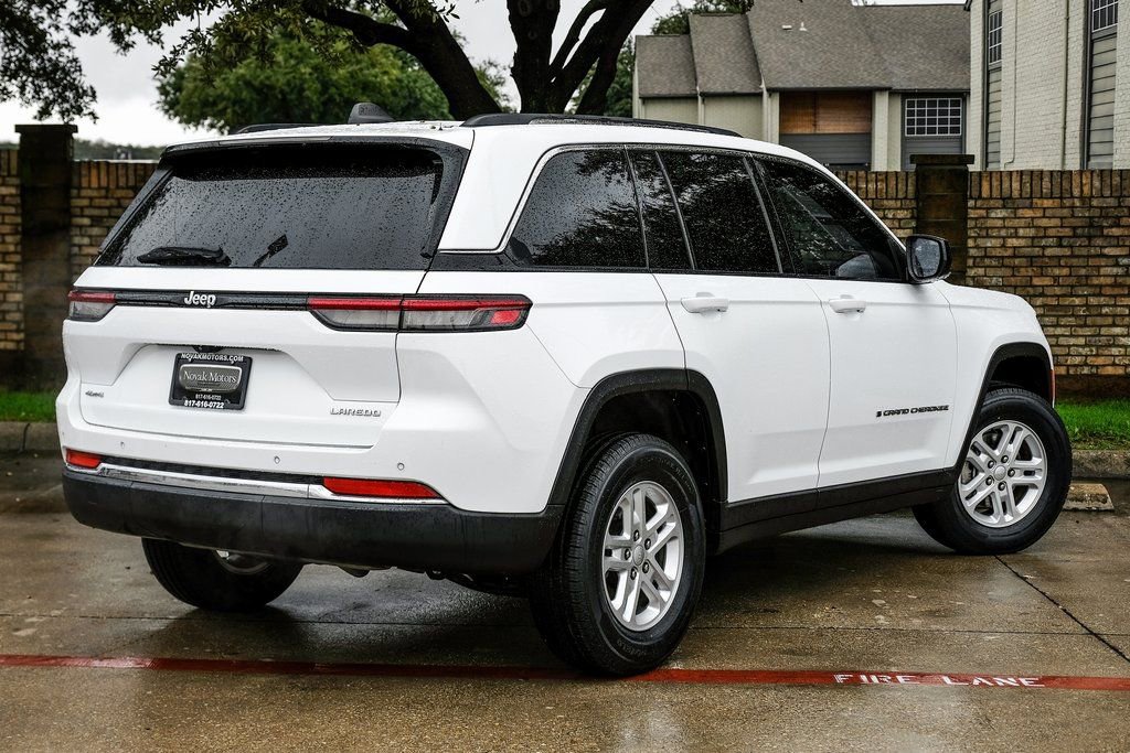 Used 2023 Jeep Grand Cherokee Laredo w/ Luxury Tech Group I image 16