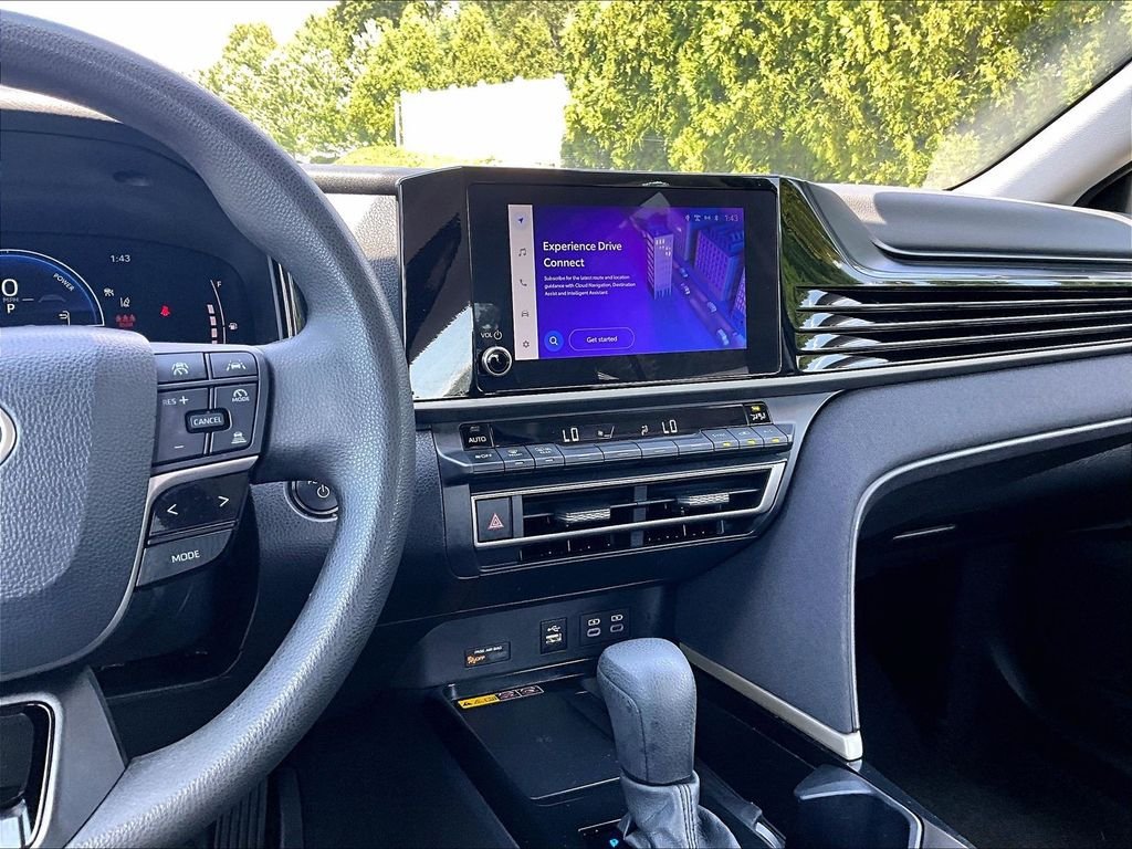 Used 2025 Toyota Camry LE FWD image 18