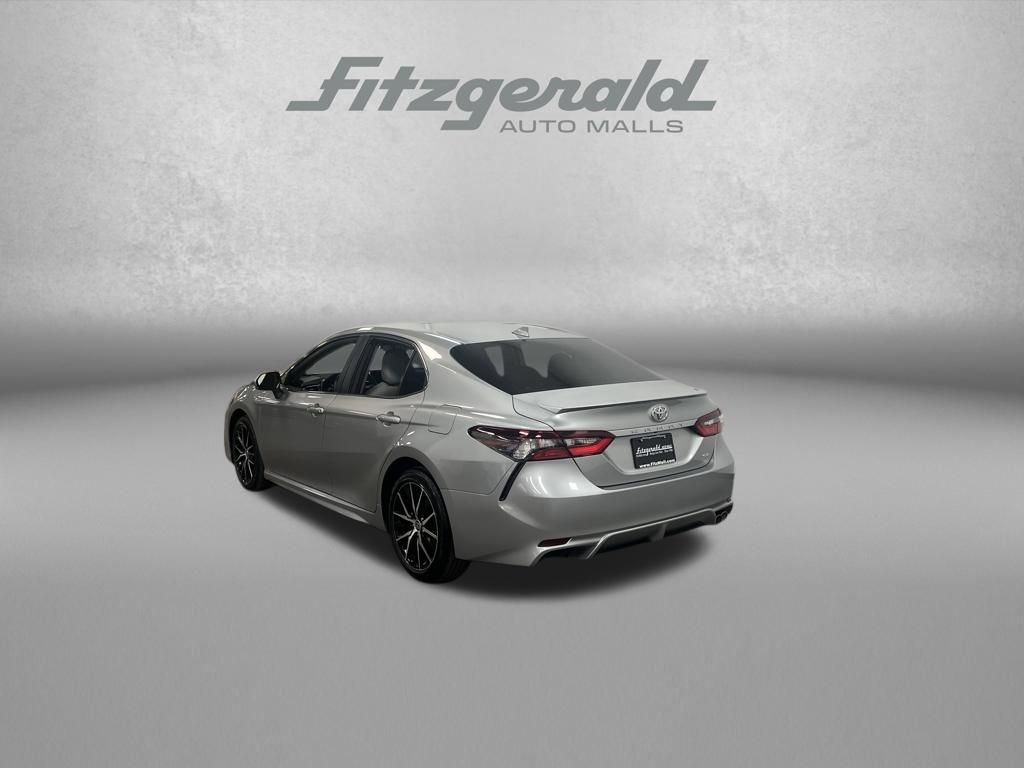 Used 2024 Toyota Camry SE FWD image 3