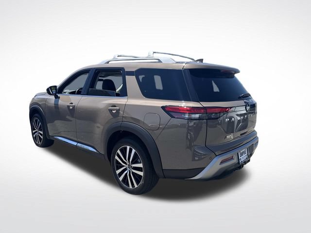 Used 2023 Nissan Pathfinder Platinum AWD/4WD image 3