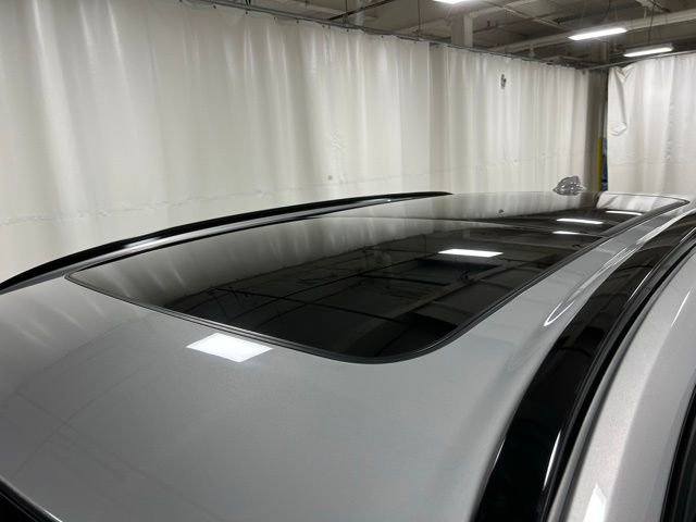 Used 2025 Volvo XC60 B5 Plus image 5