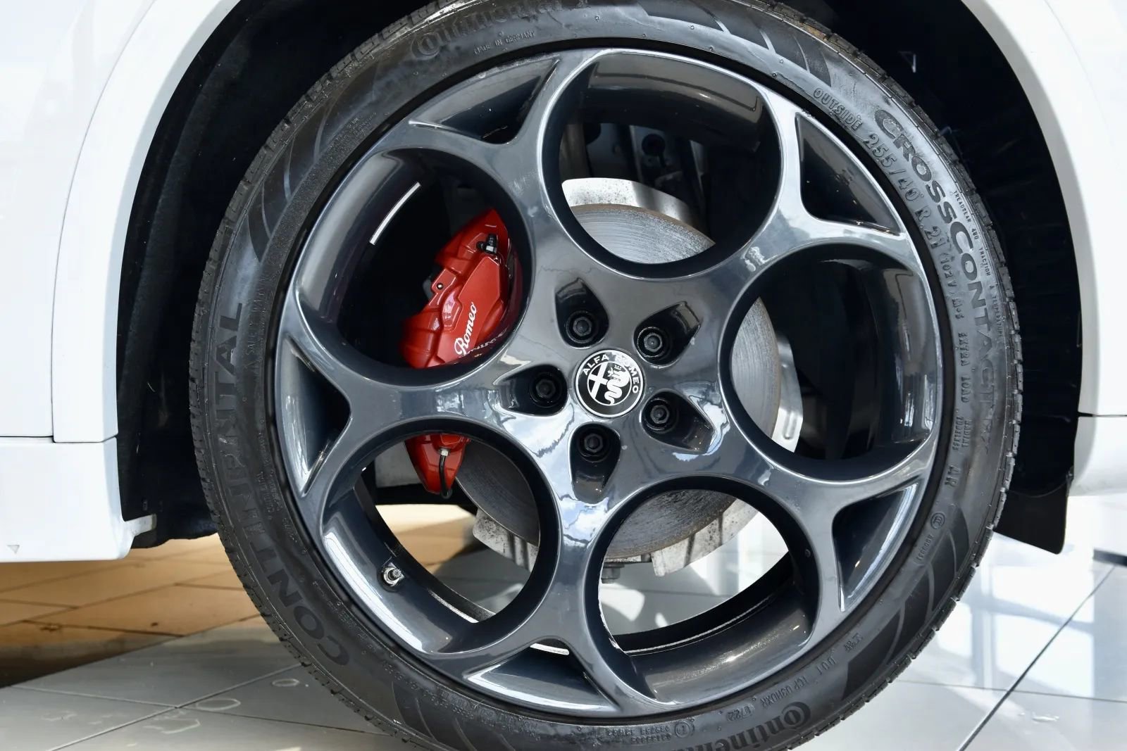 Used 2022 Alfa Romeo Stelvio Veloce image 9