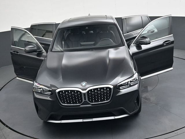Used 2025 BMW X4 xDrive30i AWD/4WD image 39