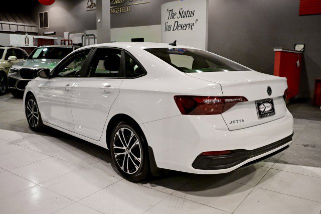 Used 2024 Volkswagen Jetta Sport image 7