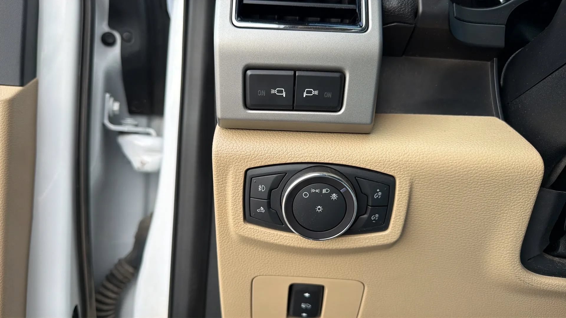 Used 2020 Ford F350 Lariat w/ Lariat Value Package AWD/4WD image 95