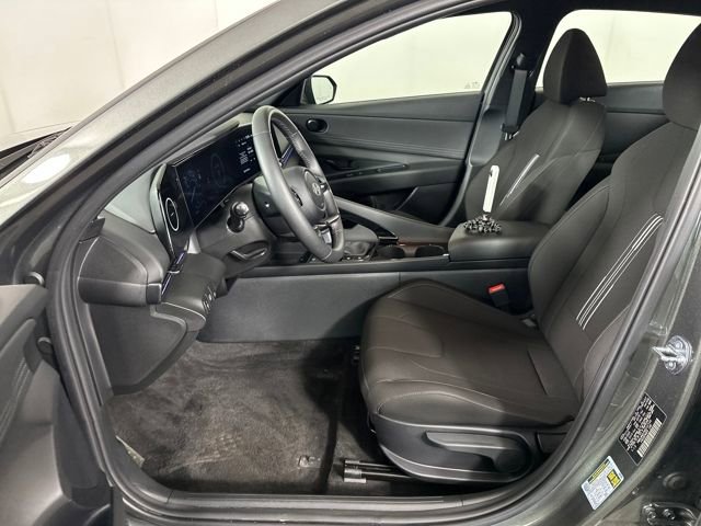 Certified 2025 Hyundai Elantra SEL image 42