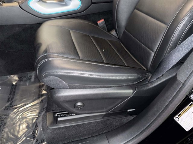 Used 2022 Mercedes-Benz GLS 450 4MATIC image 3