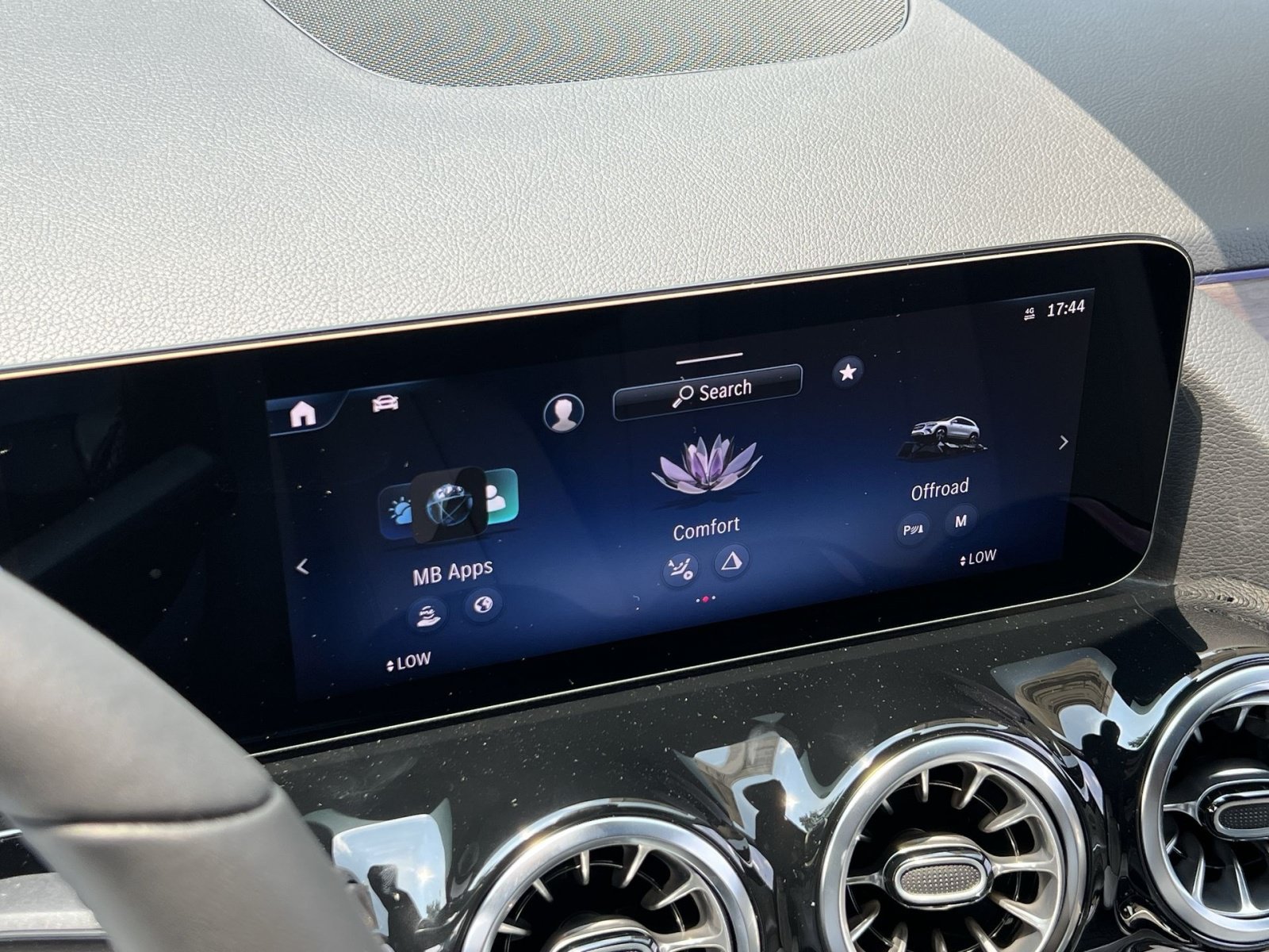 New 2026 Mercedes-Benz GLA 250 4MATIC image 25