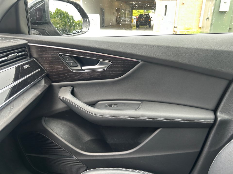 Used 2023 Audi Q8 Premium Plus AWD/4WD image 31